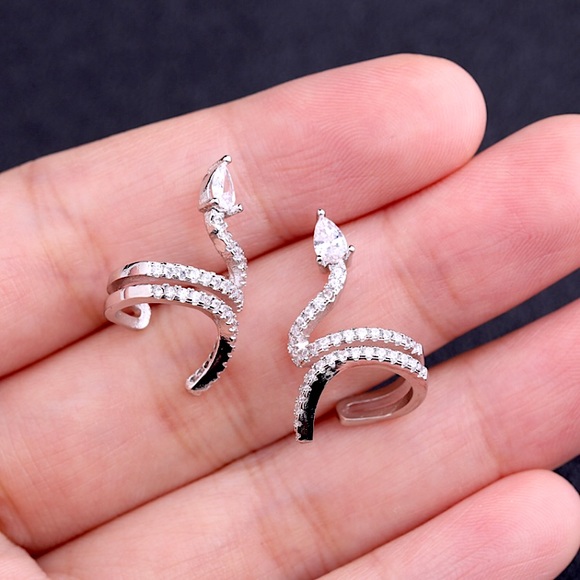 ⚜️[𝟯𝟬%𝗢𝗙𝗙|𝗯𝘂𝗻𝗱𝗹𝗲𝘀 𝟯+]⚜️CZ Rhodium Snake Cuff Earring NEW - Picture 4 of 12